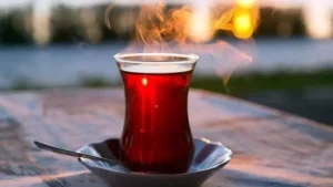 Siyah ve Yeşil Çayın Gücü: Uzun Yaşamdan Stres Yönetimine 5 Önemli Fayda