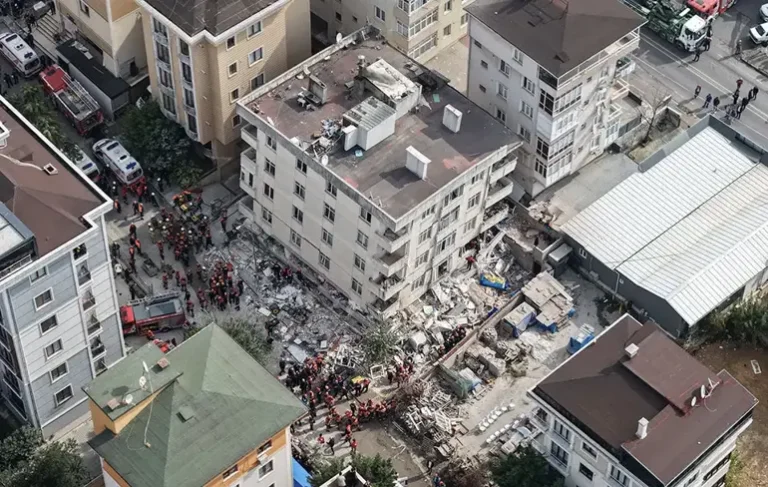 Maltepe’de Facianın Yaşandığı Binanın Enkazından Deniz Kabuğu Çıktı