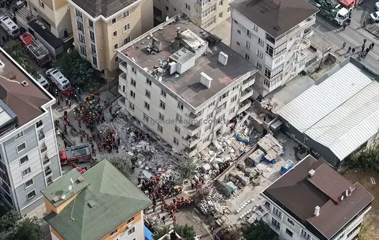 Maltepe’de Facianın Yaşandığı Binanın Enkazından Deniz Kabuğu Çıktı