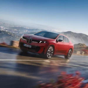 Gündemdeki Model Elektrikli BMW iX4 Tanıtıldı
